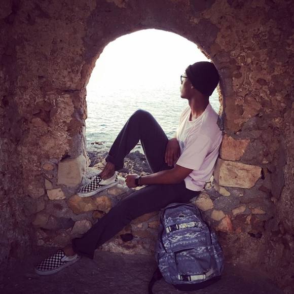 Meet your Posher, Korye - Picture 1 of 1